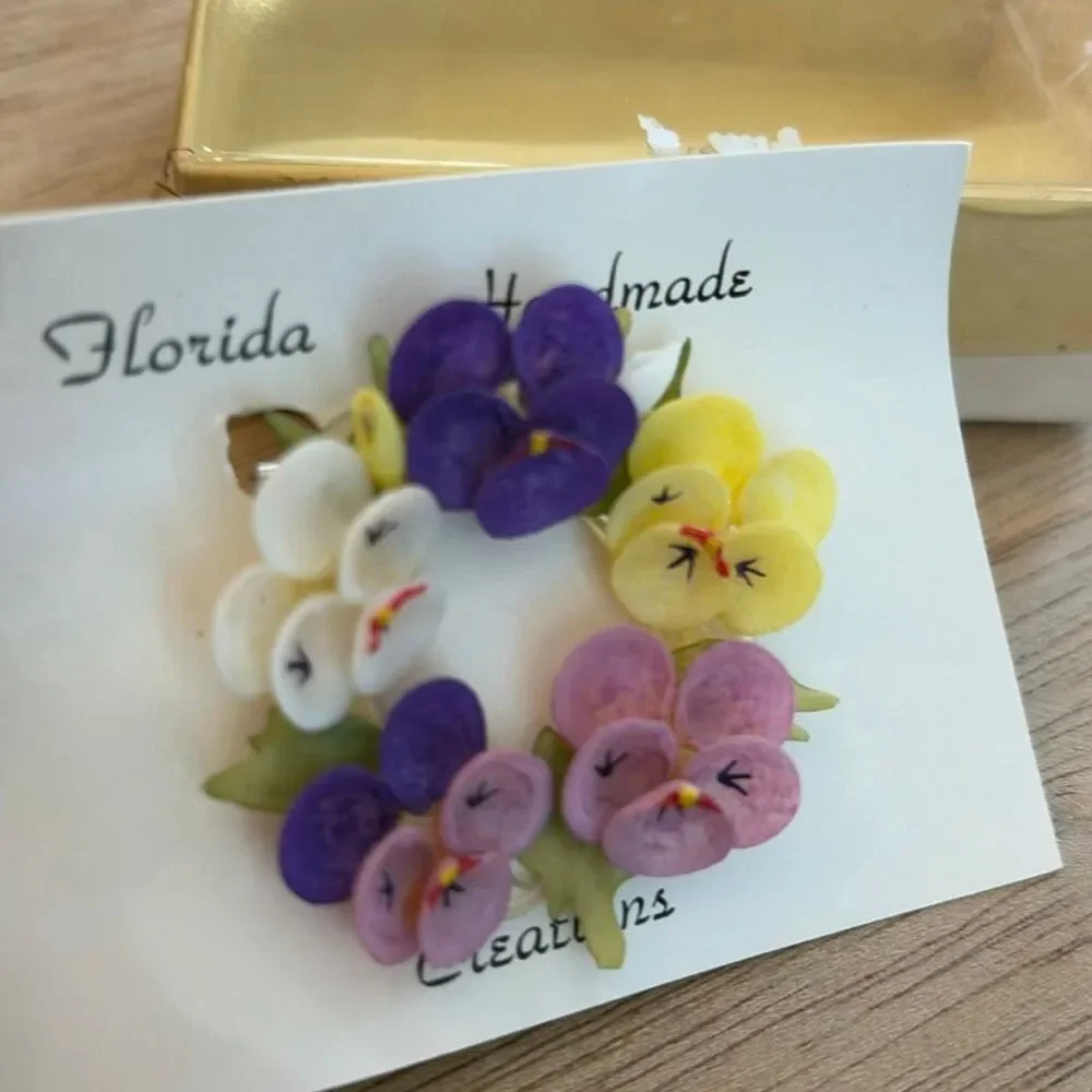 Vintage Florida, handmade creations, lilac purple flower pin brooch